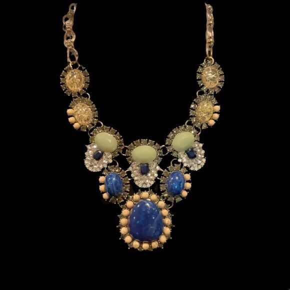 Gorgeous Nordstrom Statement Necklace   - Picture 1 of 3